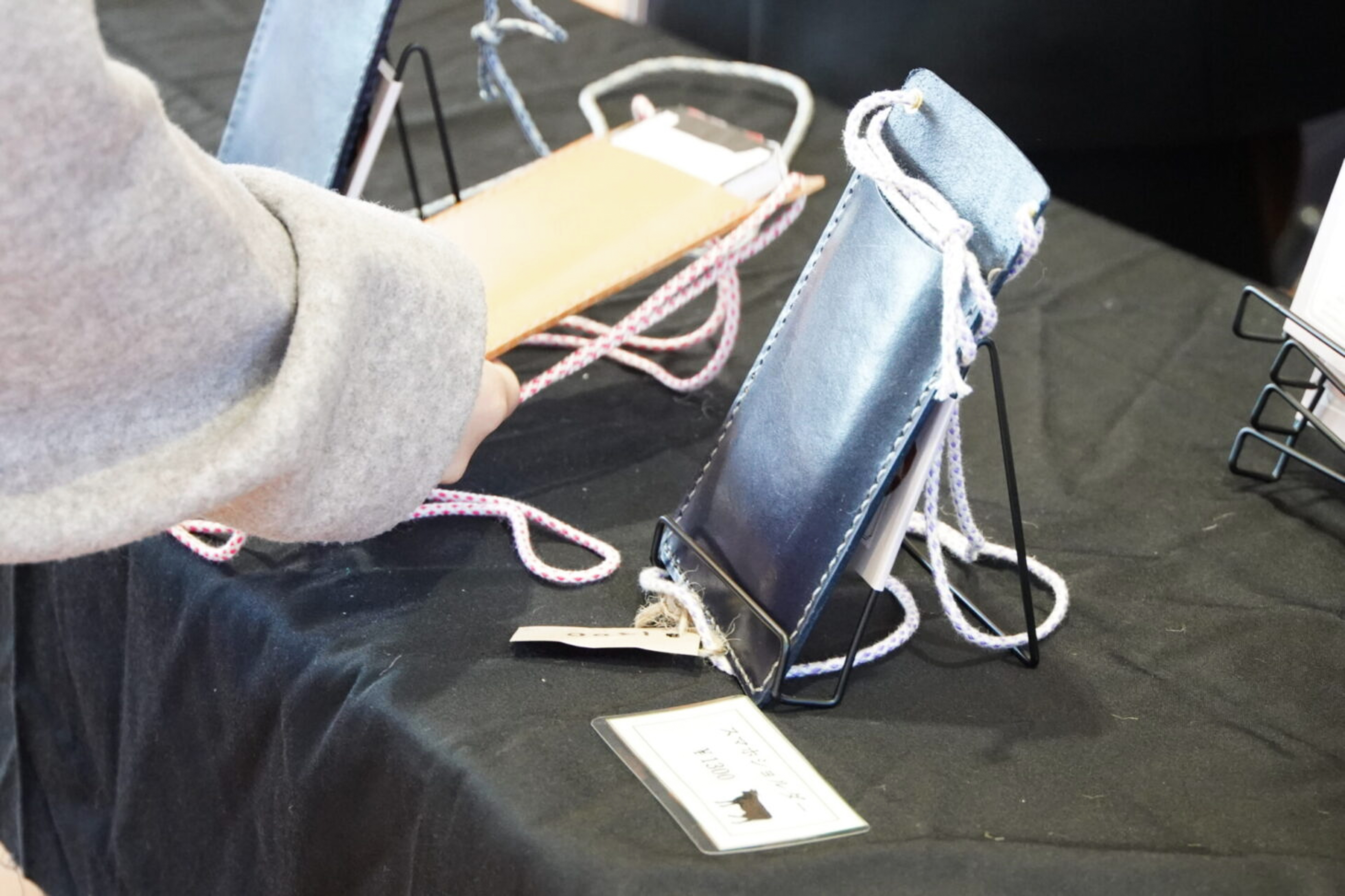 余った木材をアップサイクルした木工品。 生徒たちの手によって蘇る端材