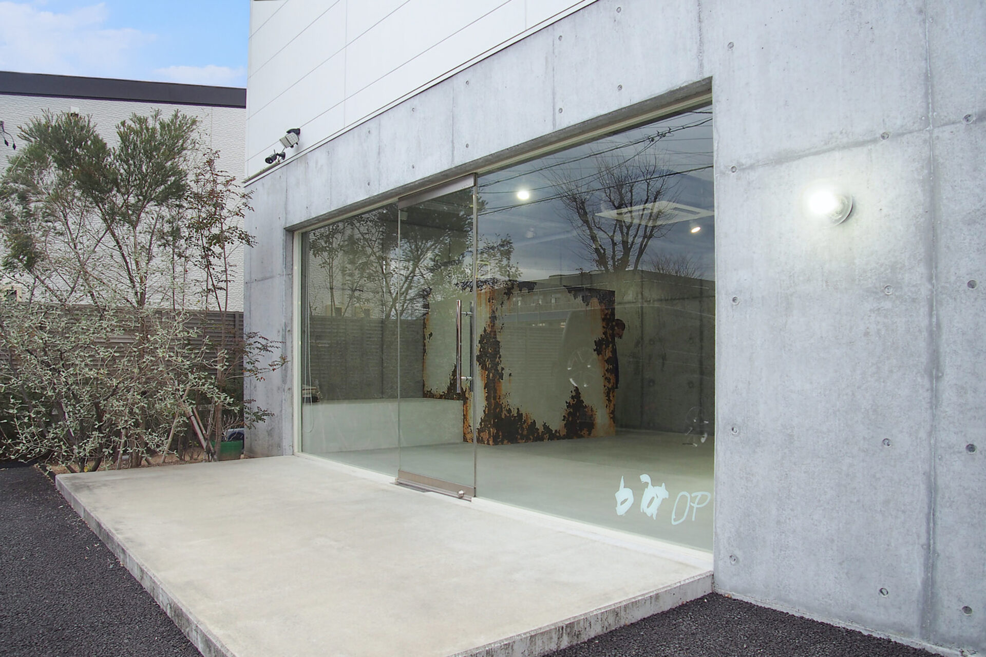 大平台に生まれた、やすらぎの空間「biotop」