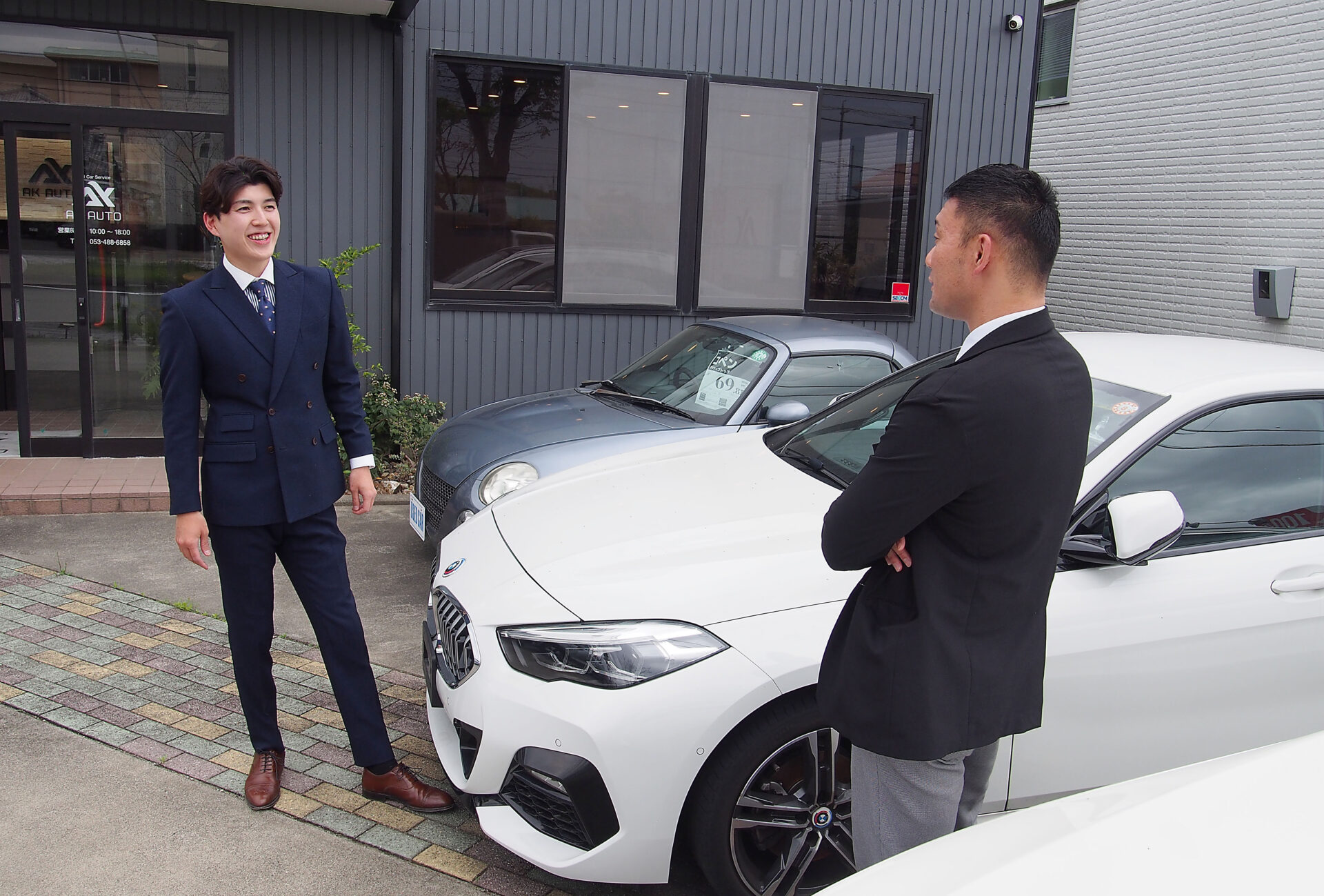 大平台の暮らしに寄り添う中古車販売店「AKオート」