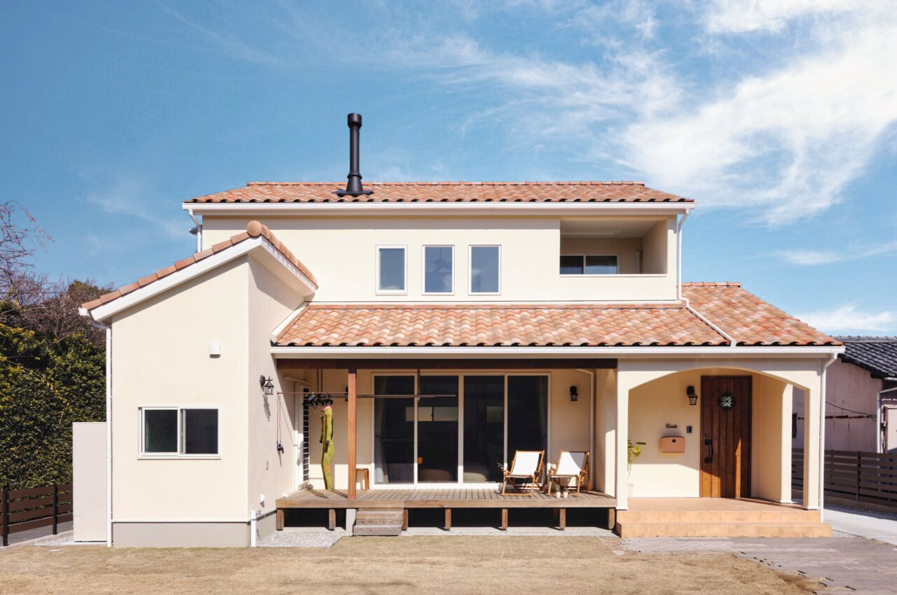 住まいを支える「瓦」の価値とは？ 日本の風土に適した屋根材の本質を考える