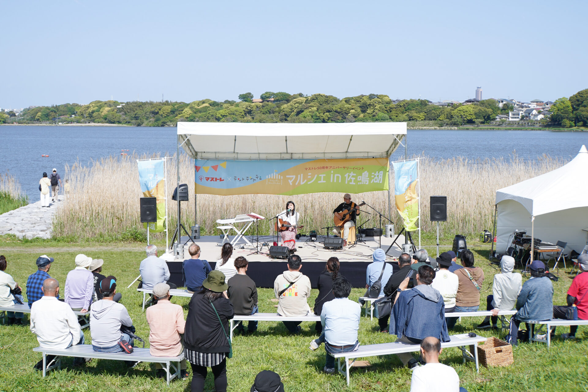 「佐鳴湖マルシェ」どこでもドアに、ストリートピアノも… 地域に開いたマストレグループの想い