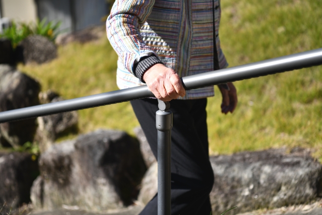 在宅介護を助ける“第一歩”は「手すり」