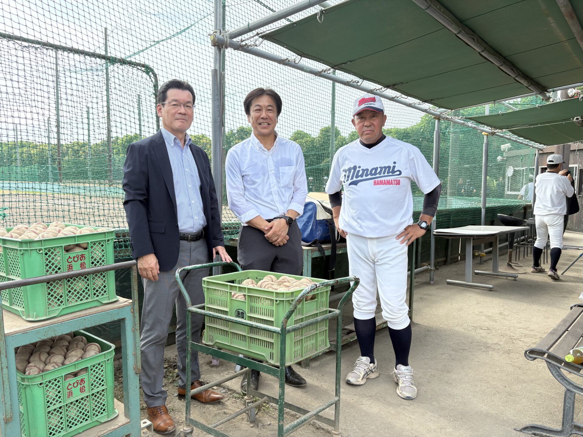 未来を担う子どもたちの挑戦を応援！硬式野球ボールを寄付。