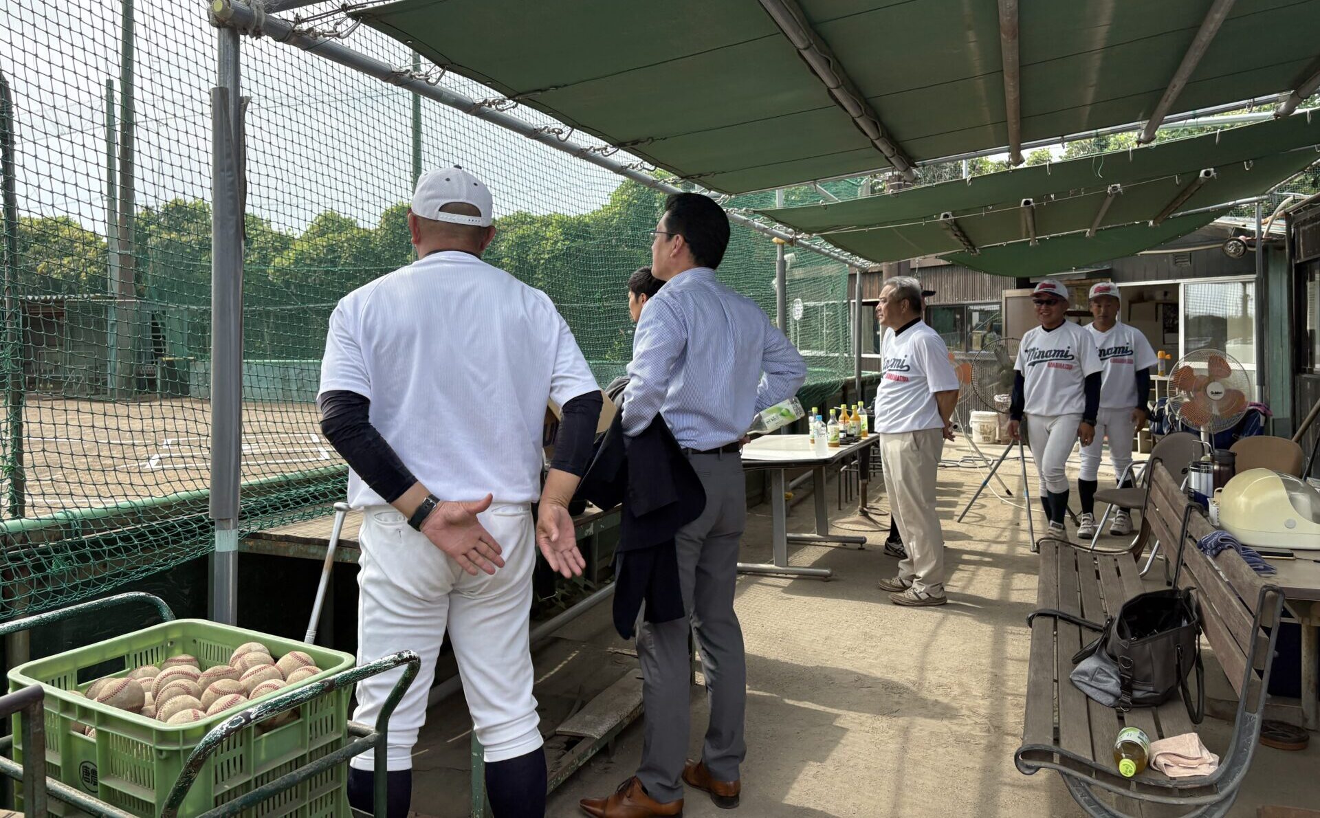 未来を担う子どもたちの挑戦を応援！硬式野球ボールを寄付。