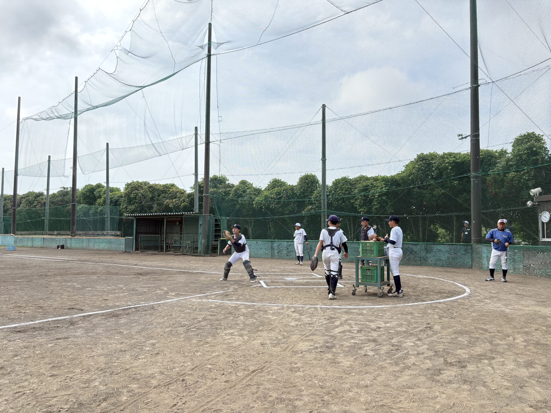 未来を担う子どもたちの挑戦を応援！硬式野球ボールを寄付。