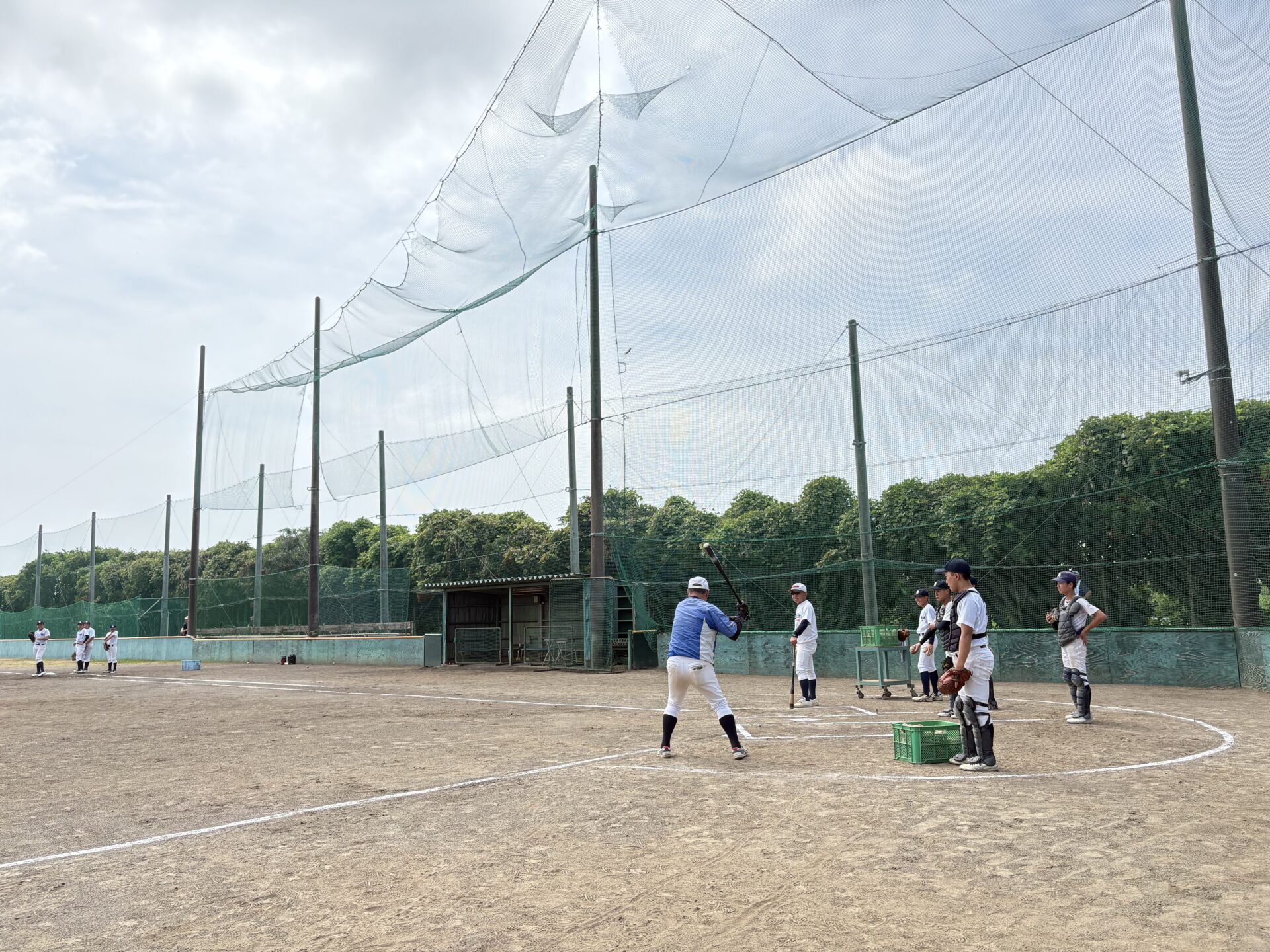 未来を担う子どもたちの挑戦を応援！硬式野球ボールを寄付。